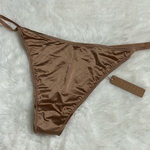 NWT Skims Satin T string thong